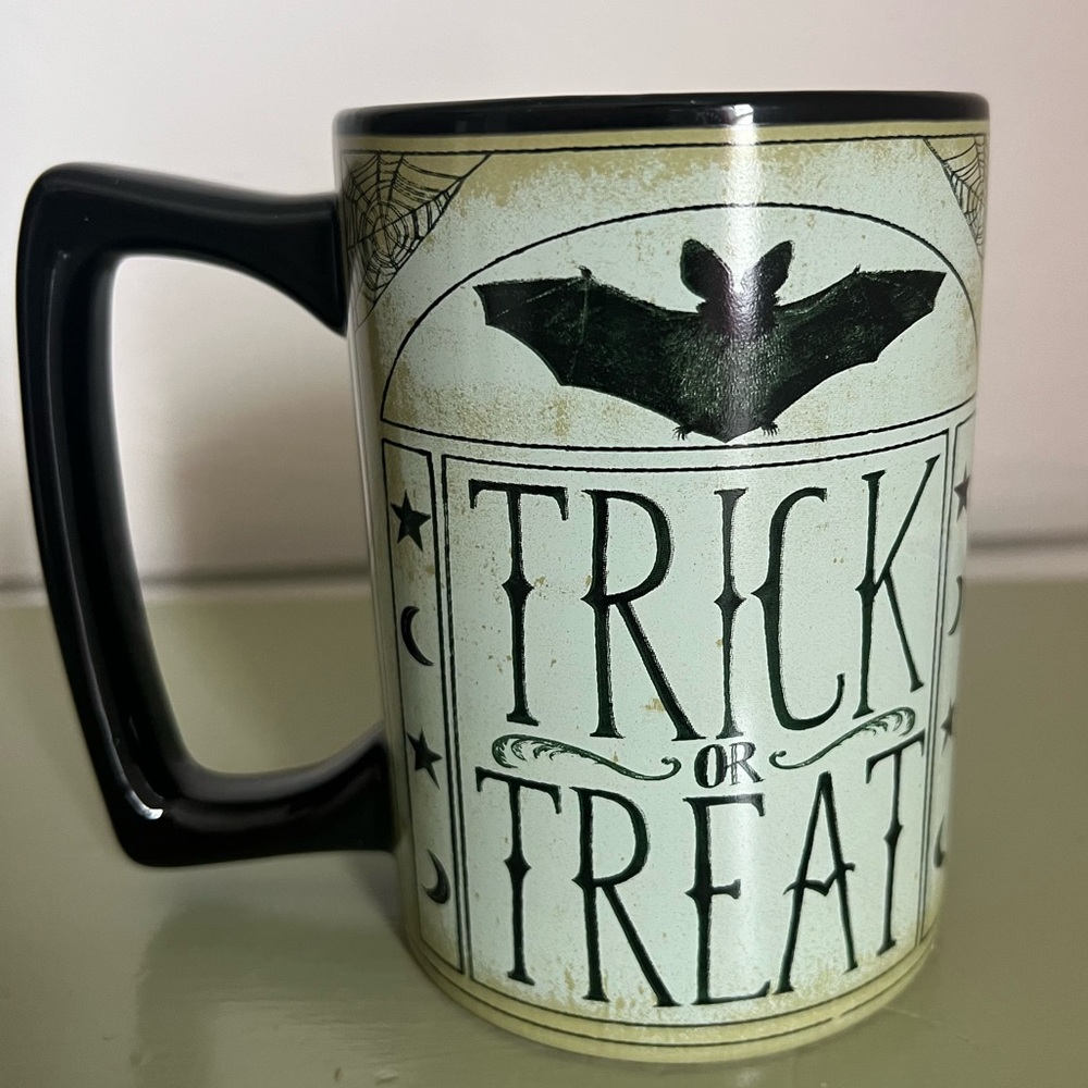 Trick or Treat Oversized Mug Halloween SARA ZIEVE MILLER‎